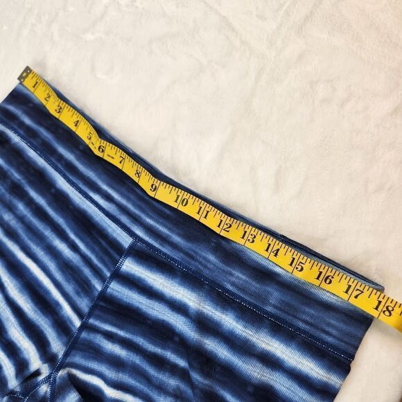 3/$25 Blue Striped Under Armour Crop Leggings Sz XL - Picture 9 of 11